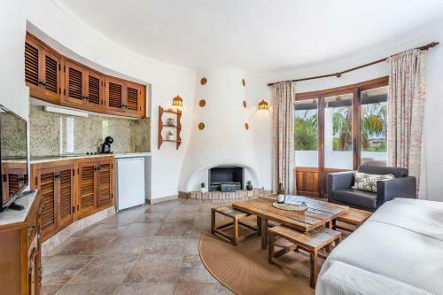 Apartment Oasis Cala Santanyi With Shared Pool