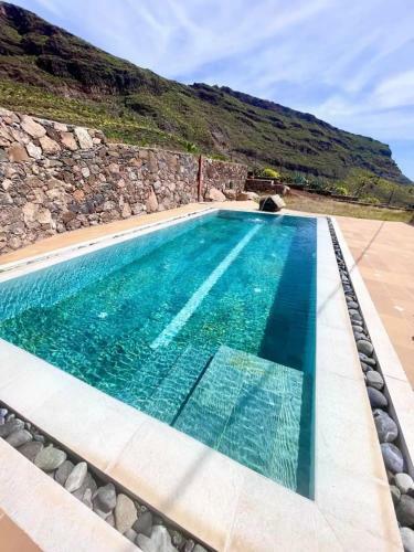 La Casa Vieja De La Monta�a