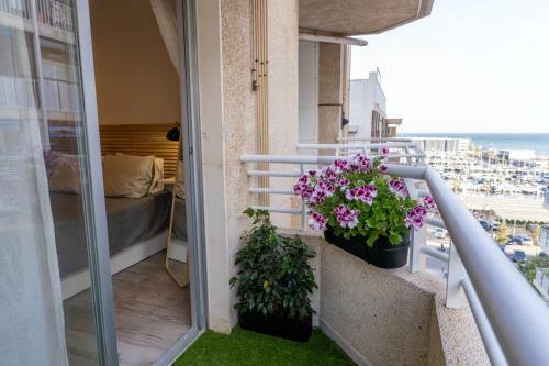Apartamento Nuevo A Estrenar. Vistas Al Mar, Terraza, Ascensor