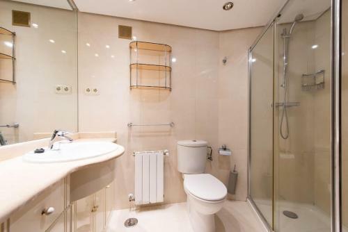 Apartamento A 10 Mn De Playas, Avenida Principal De Santander