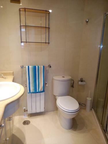Apartamento A 10 Mn De Playas, Avenida Principal De Santander