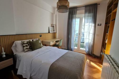 Rosa De Ciudad. Chalet C�ntrico Con Mucha Intimidad
