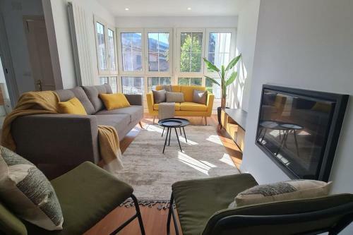 Rosa De Ciudad. Chalet C�ntrico Con Mucha Intimidad