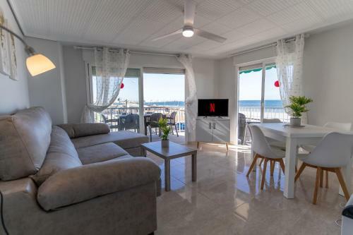 Apartamento Rentafive Primera L�nea Terraza Reformado