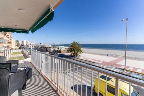 Apartamento Rentafive Primera L�nea Terraza Reformado