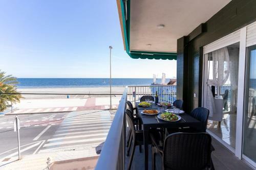 Apartamento Rentafive Primera L�nea Terraza Reformado