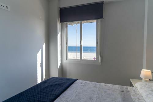Apartamento Rentafive Primera L�nea Terraza Reformado
