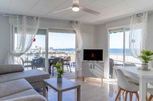 Apartamento Rentafive Primera L�nea Terraza Reformado