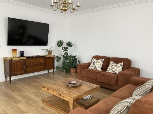 Gran Casa Familiar Al Lado De La Playa