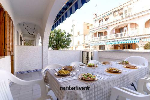 Rentafive Parking Frente A La Playa Tamarit