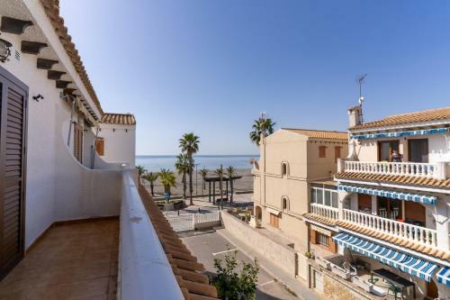 Rentafive Parking Frente A La Playa Tamarit