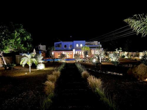 Villa Your Perfect Hideaway Only 5 Minutes From Ibiza