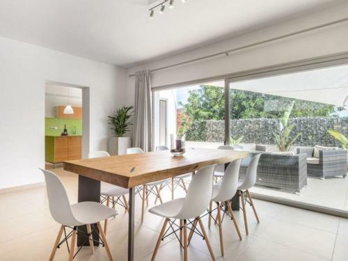 Moderna Casa Con Piscina Privada