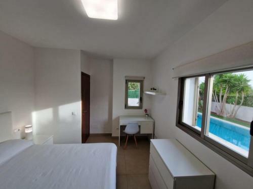 Moderna Casa Con Piscina Privada