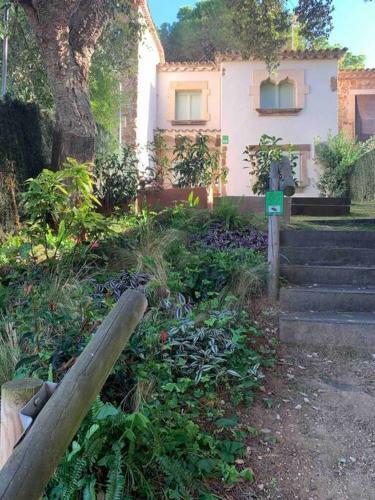 Fant�stica Casa Amb Jard� En Plena Costa Brava