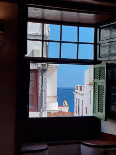 Casita Drago - Cozy Traditional House With Nice Terrace