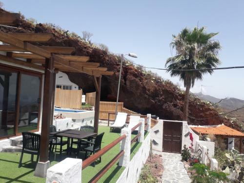 Cueva Rural " Old London " With Jacuzzi And Swimming Pool