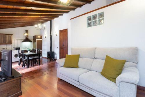 Rural House With Traditional Architecture S. XIX