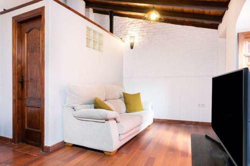 Rural House With Traditional Architecture S. XIX