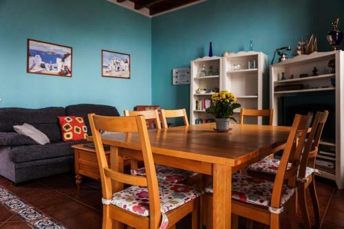 Casa Yeyo, Lomo Bermejo