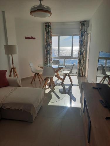 Apartamento Primera Linea De Playa A 10 Min Estepona