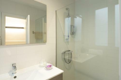 Shiny By Oldtown Apartments