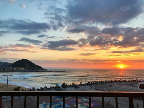 Apartamento Sea Views From 4 Balconies Walk Score 90