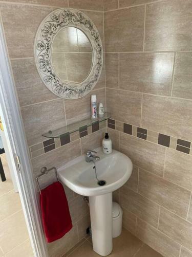 Palm Villa 1 Bed Apartment Overlooking Golf Course