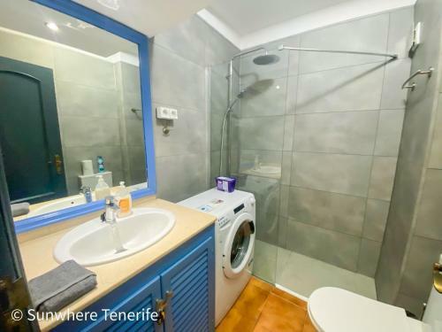 Spacious Apartment With Private Garden In Tenerife South