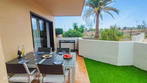 Spacious Apartment With Private Garden In Tenerife South