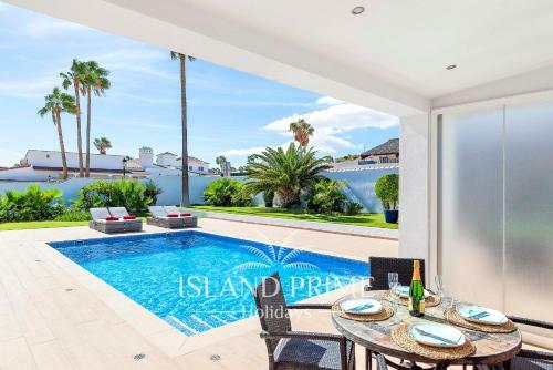 Private Villa In Golf Del Sur