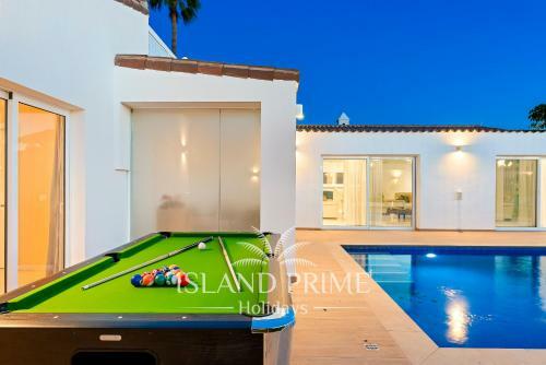 Private Villa In Golf Del Sur