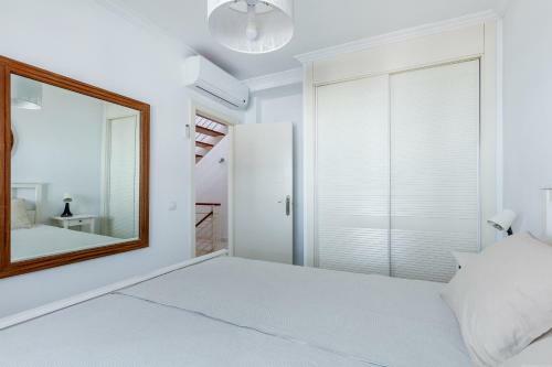 Villa With 4 Bedrooms And Private Heated Pool