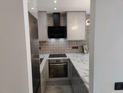 Stunning 1-bed Apartment In Parque Albatros