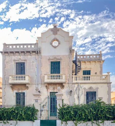 Apartment 50m From The Sea, Pool, Ac, Parking