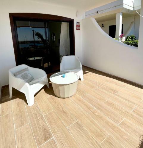 Seafront Apartment In Amarilla Golf