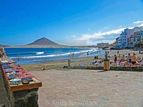Spacious Chalet Next To The Sea - Airport