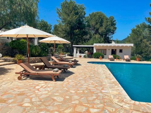 Fully Equipped Villa With Pool And Gym