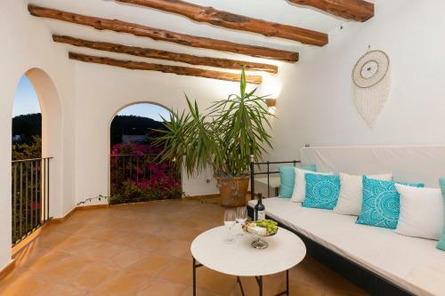 Villa In San Jose Sleeps 10 - Sa Vinya