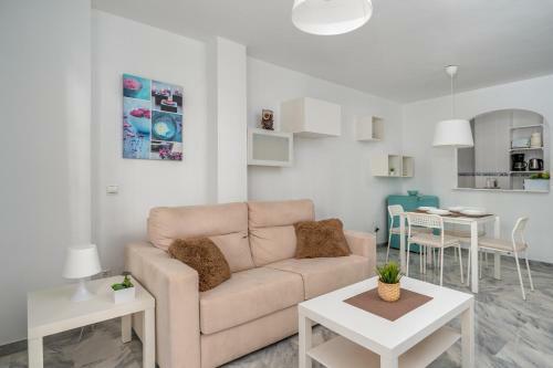 Downtown Cozy Apartment In Los Boliches Ref 180
