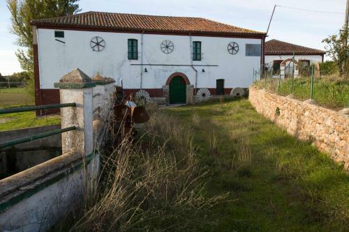 Hostal El Molino De Valeriano - Casa Rural
