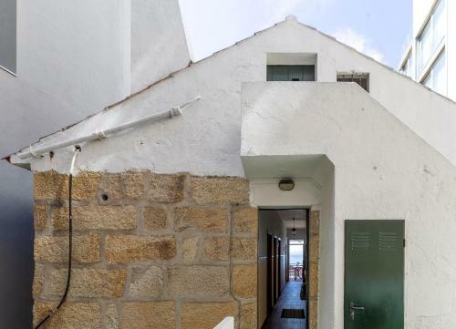 Apartment - 4 Bedrooms - 0275