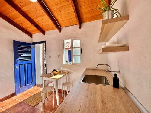 Teresitas Beach Escape Apartment