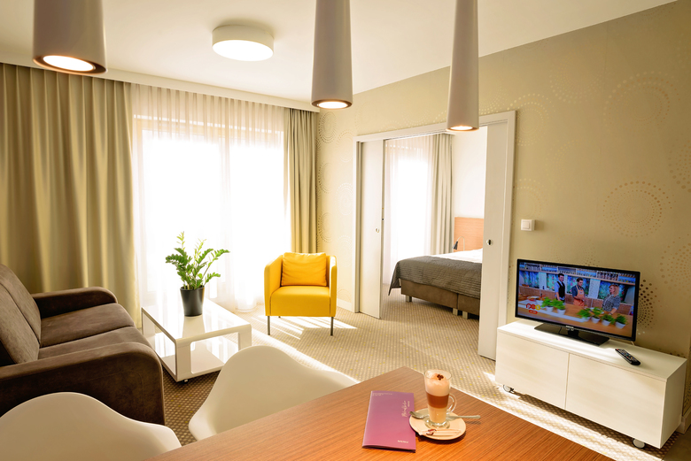 Hotel Invite