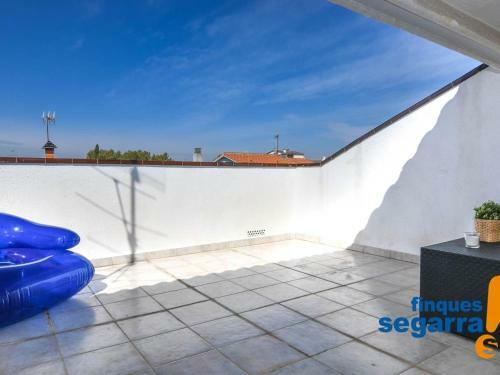 Casa Roda De Ber�, 3 Dormitorios, 7 Personas - Es-320-7