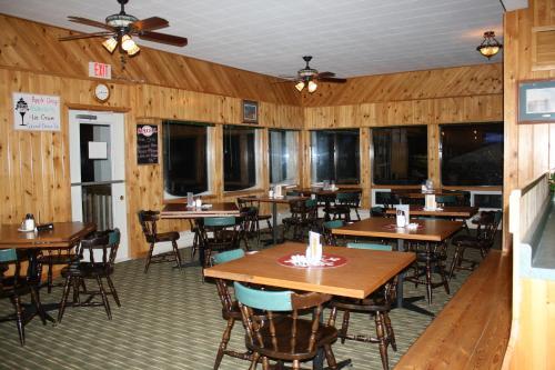 Carolyn Beach Motor Inn