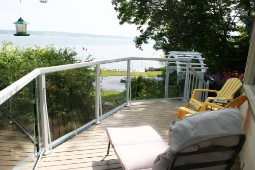 A Boat To Sea Bed & Breakfast