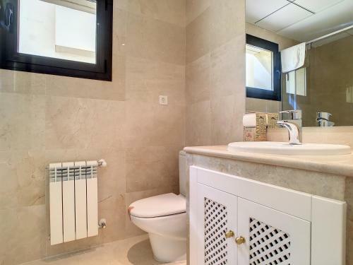 Roda Golf Singapore Apartment - 8109