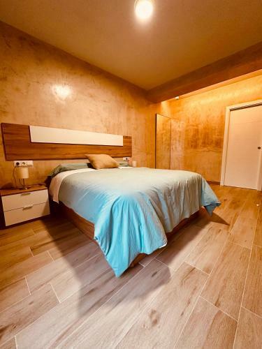 Cherry Jacuzzi Apartment