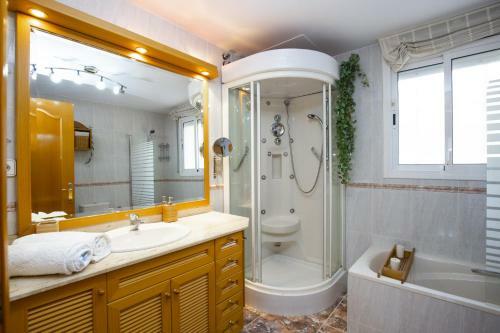 Villa Pluma Planet Costa Dorada - Only Families